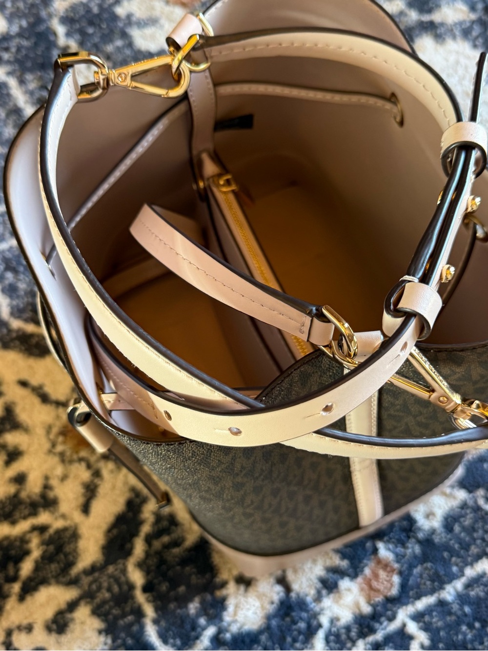 Michael Kors Mercer Gallery Medium Bucket Bag Blush/Brown/Gold - Picture 7 of 7